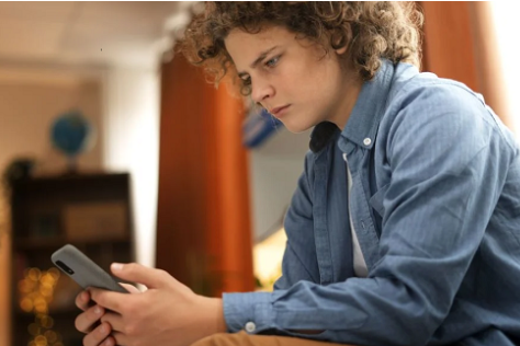 сімейний конфлікт між батьками і дорослими дітьми